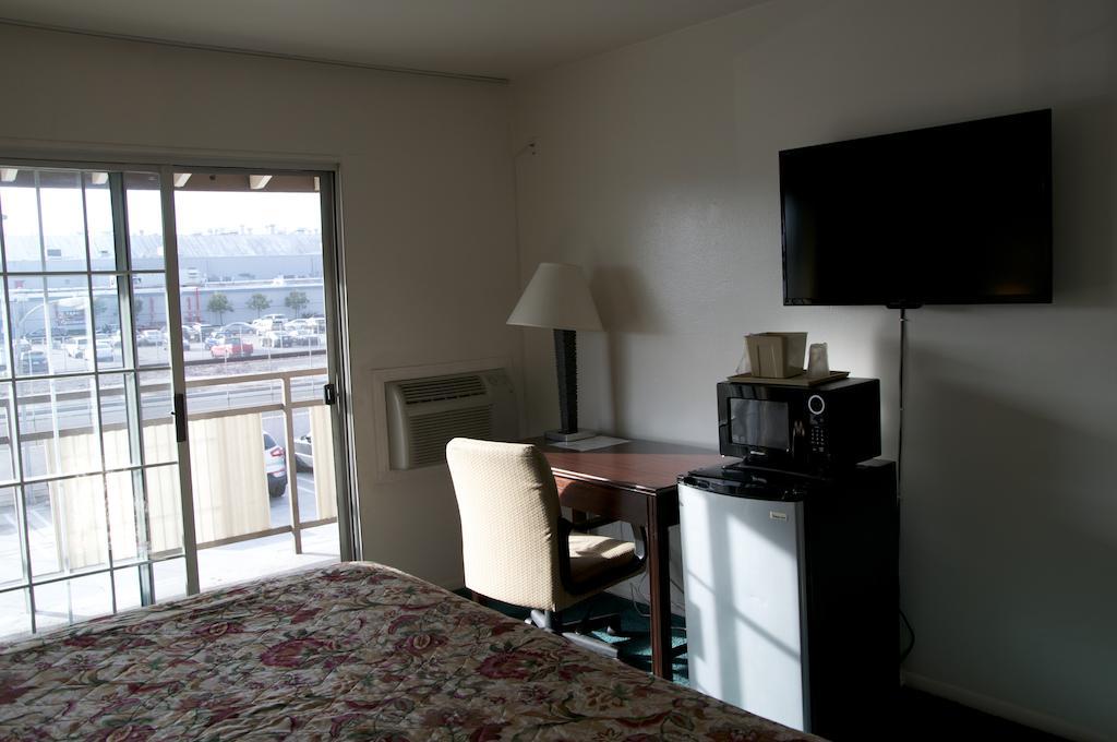 Lax Suites El Segundo Oda fotoğraf
